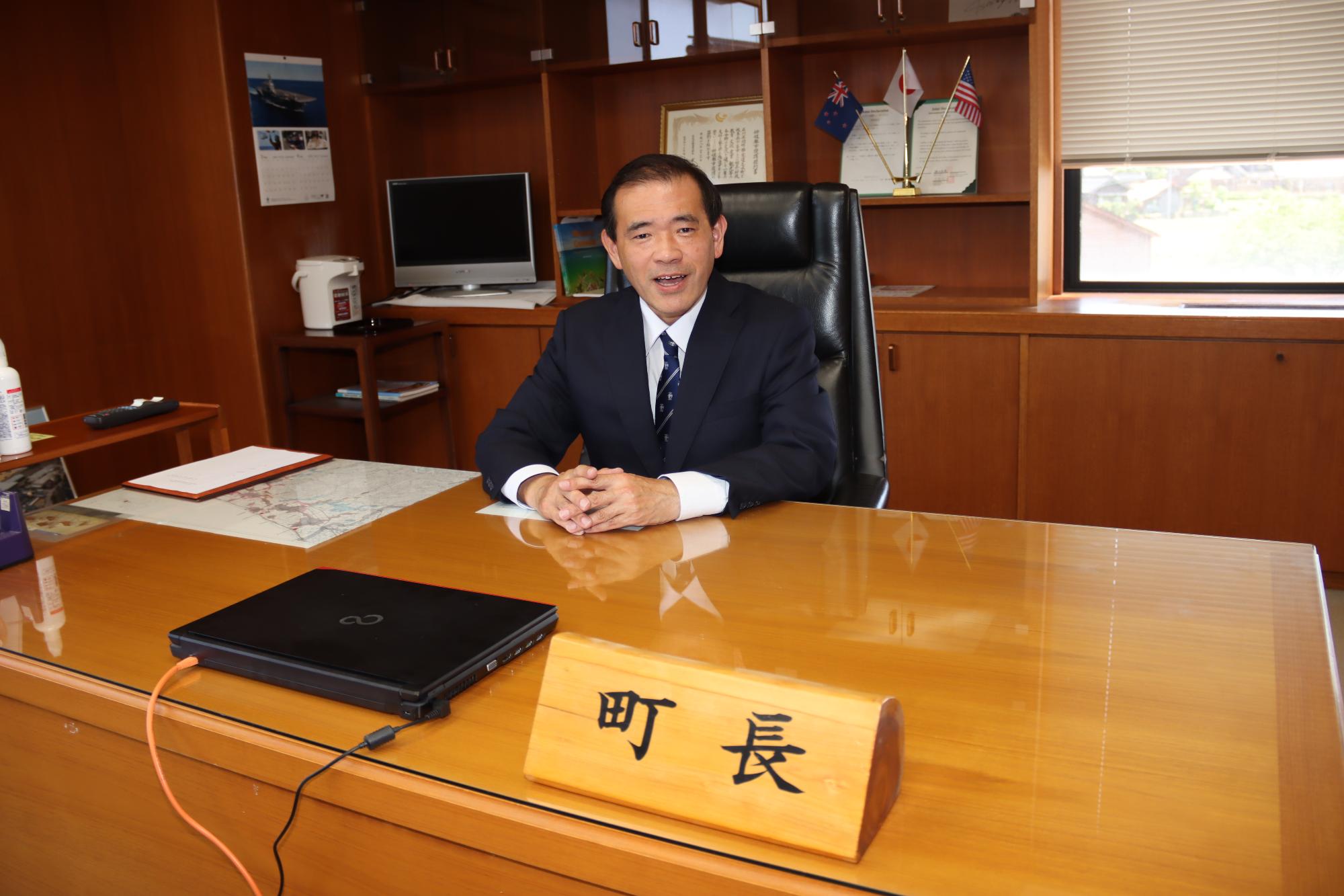 宝達志水町長高下栄次氏の顔写真
